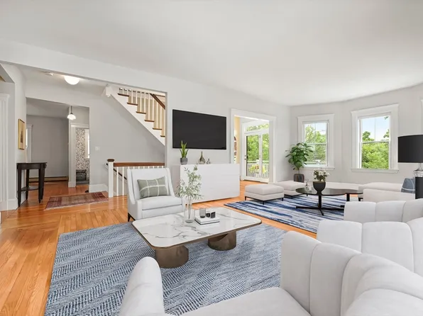 62 Atherton Rd #2, Brookline, MA 02446