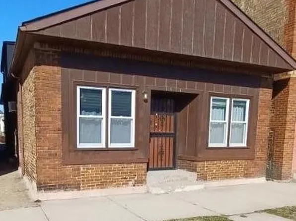1517 121st St, Whiting, IN 46394