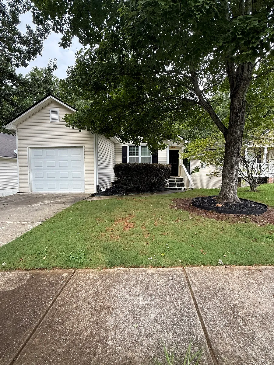 Building Photo - Crystal Creek Pl
