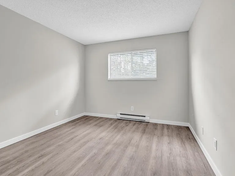 2441 Countess St — Photo 27