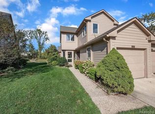 3380 Bent Trail Dr, Ann Arbor, MI 48108