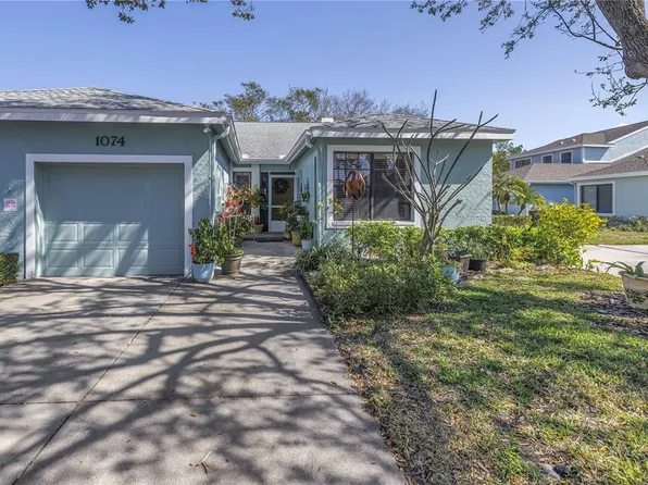 1074 Sanabel Ct NE, Saint Petersburg, FL 33702