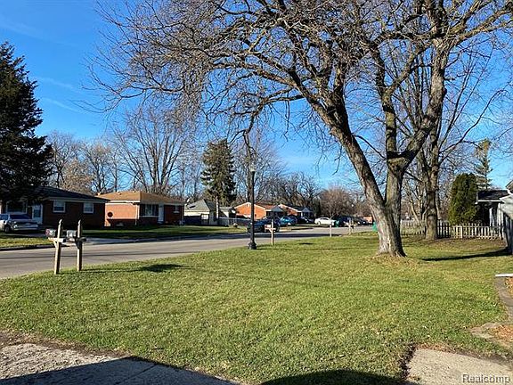 3rd image of 839 Gates Ave