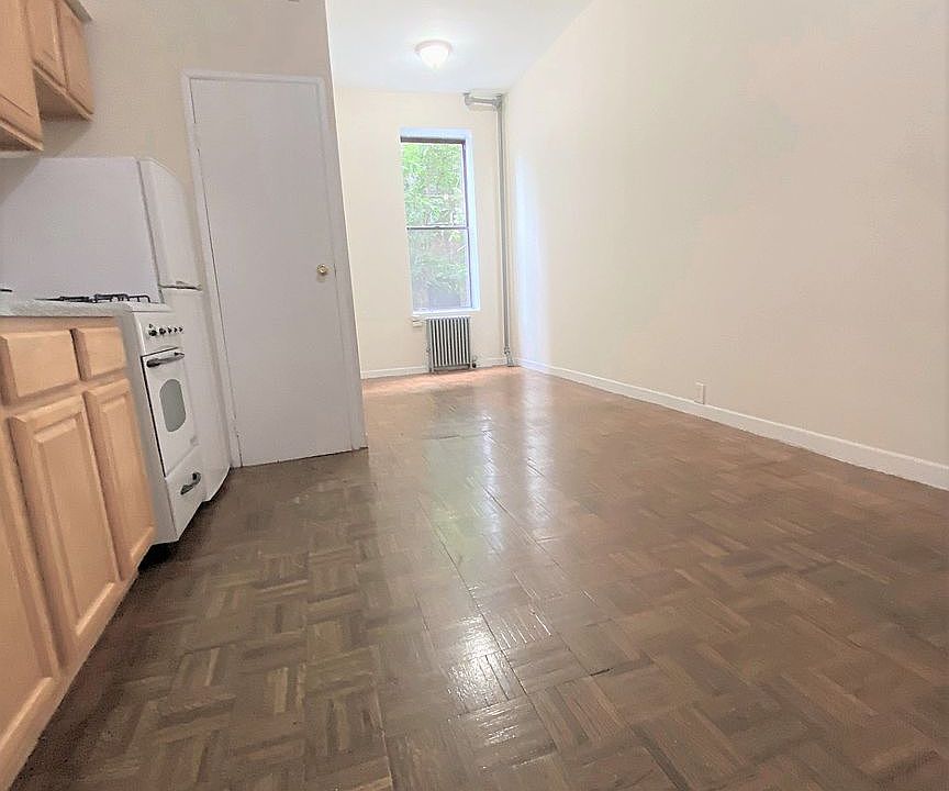 1st image of 440 E 75th St #4