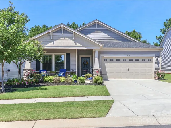 9541 Festival Way, Charlotte, NC 28215