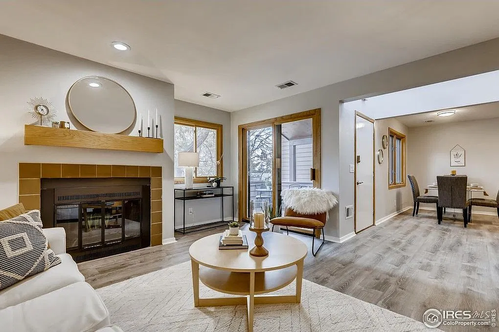 2 bed, 1.5 bath, 1114 sqft, $2,425 — Photo 2