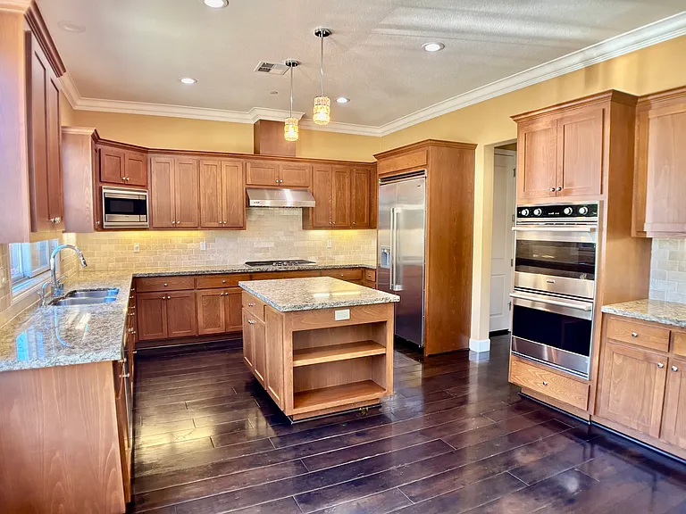 140 Levin Ave — Photo 15