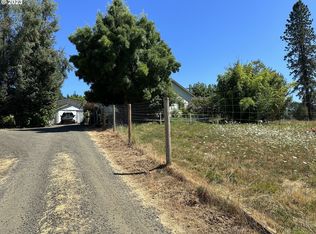 1979 Doerner Rd, Roseburg, OR 97471