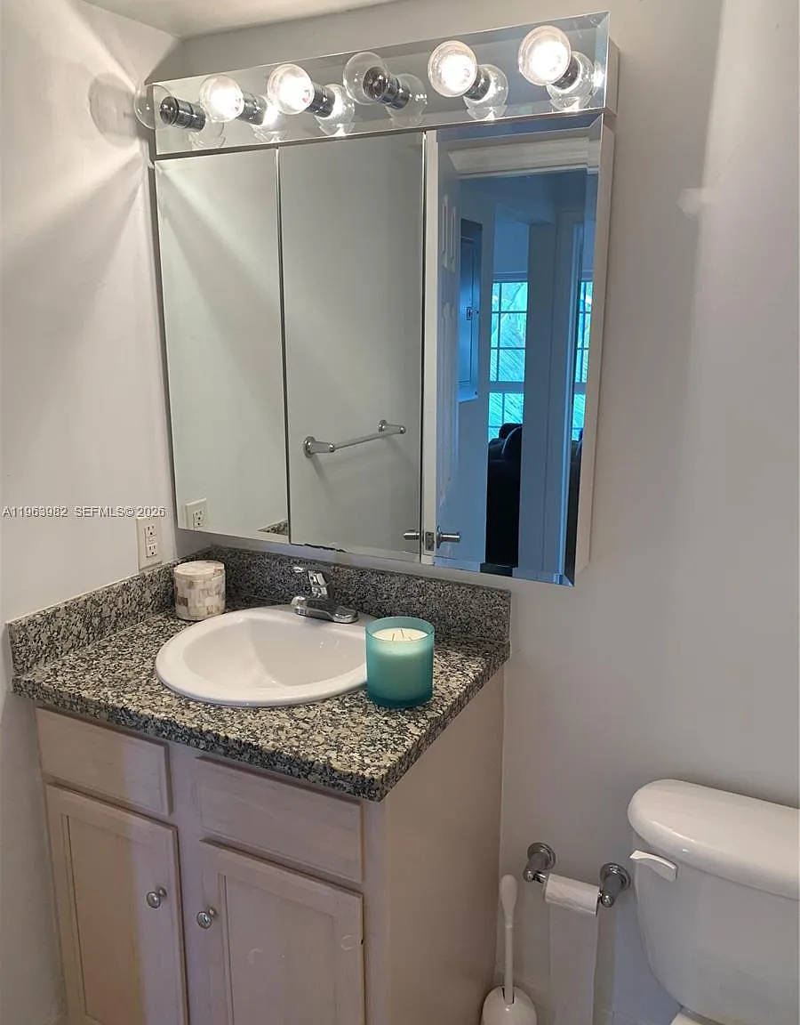 Key Islander Condominium — Photo 4