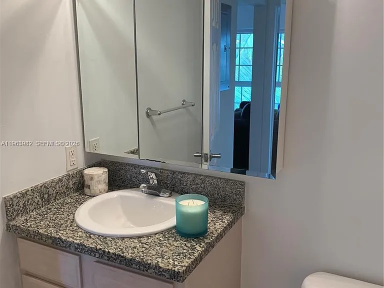 290 Sunrise Dr #304 — Photo 4