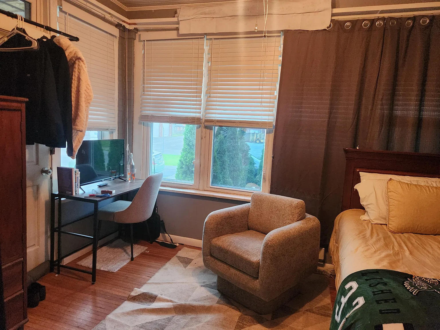 3 bed, 1500 sqft, $750 — Photo 2