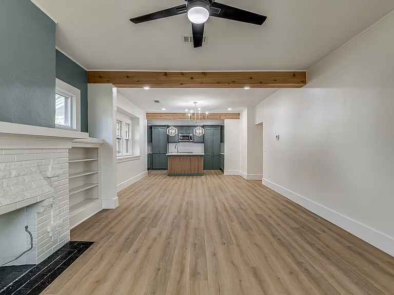 1723 W Park Pl — Photo 8