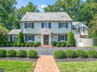 8126 Kerry Ln, Chevy Chase, MD 20815