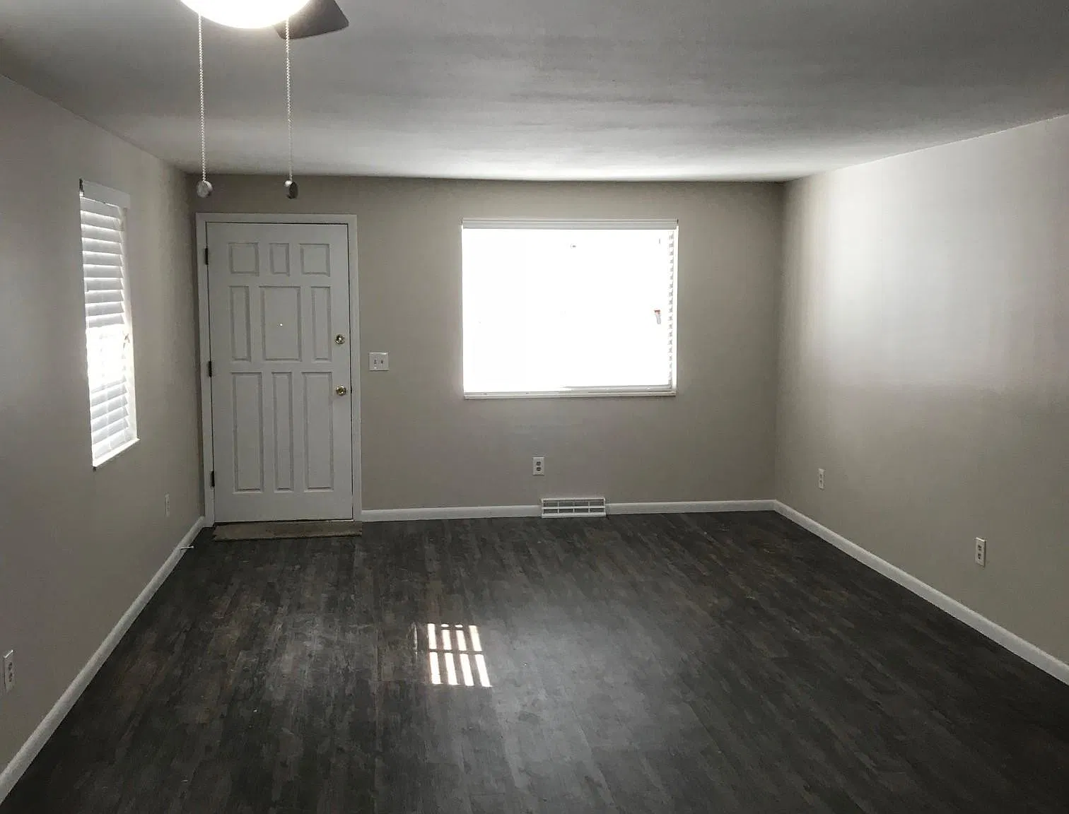 2 bed, 1025 sqft, $1,993 — Photo 4