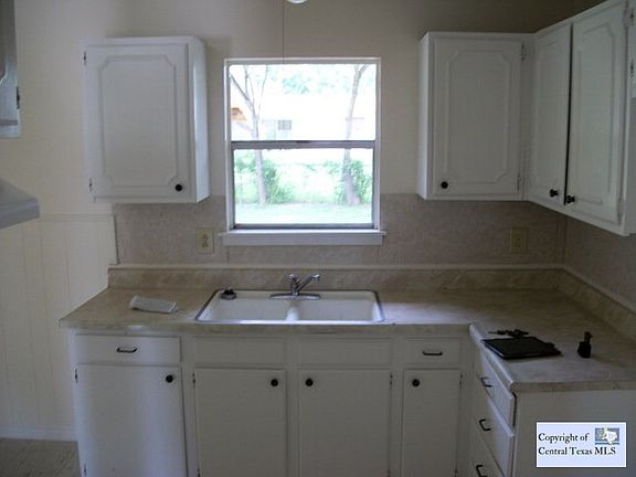 3rd image of 1037 Curtiss St
