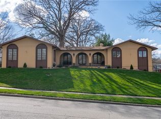 2385 N Kenwood Ct, Decatur, IL 62526