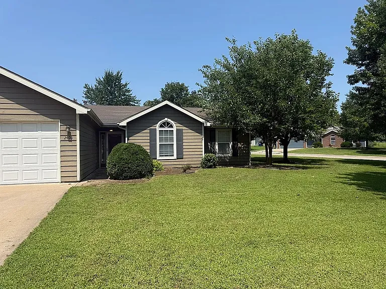 2400 SW Stowe Dr — Photo 9