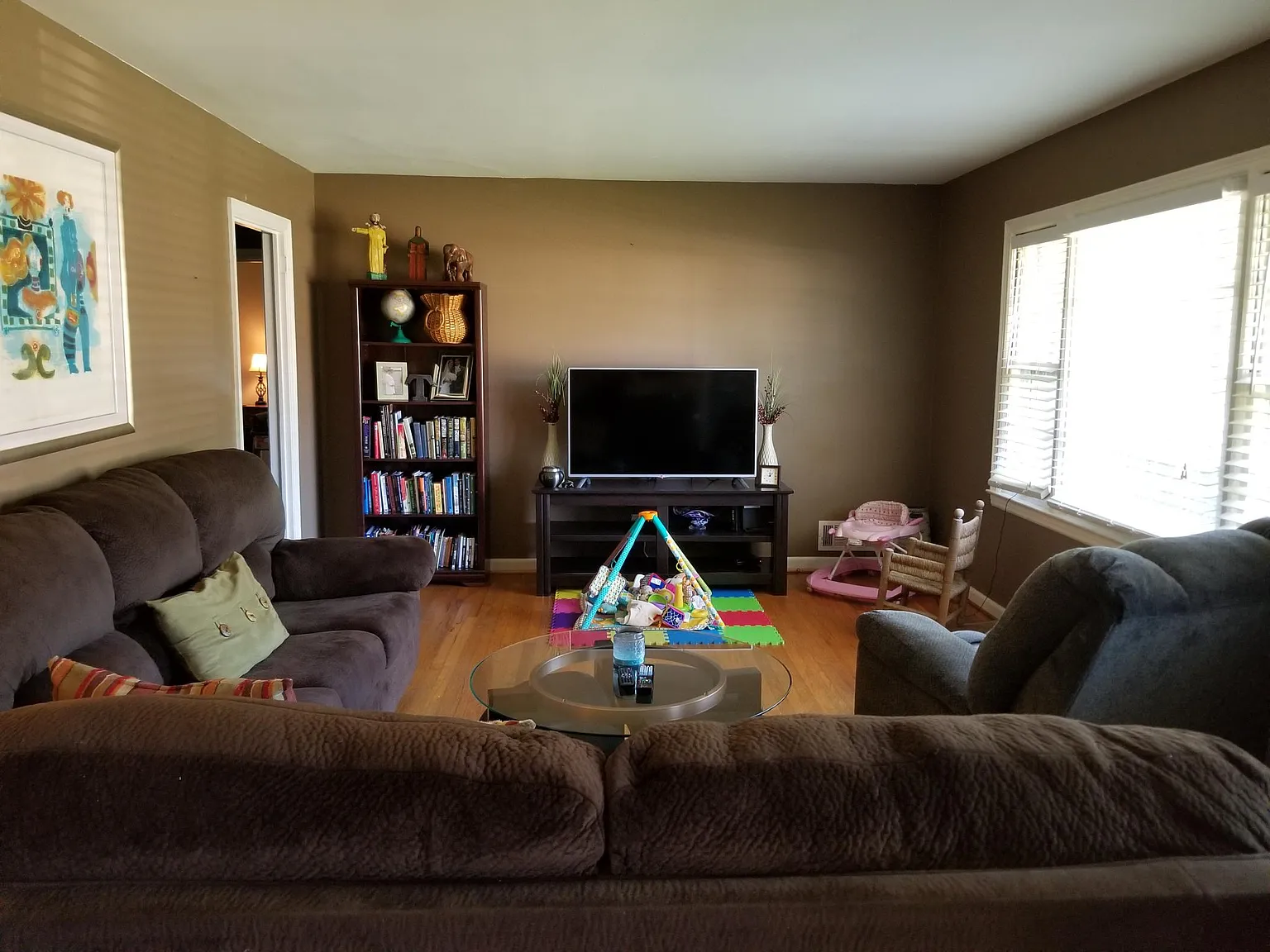4 bed, 1624 sqft, $2,300 — Photo 3