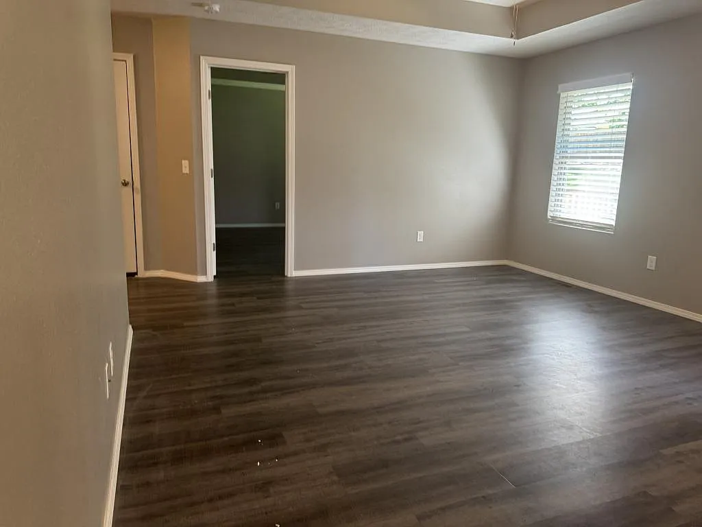 Building Photo - 5849 S Geranium Ln