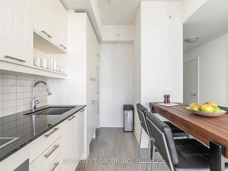 30 Nelson St E #1603 — Photo 2