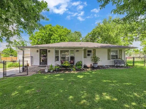 222 S Oakwood Ave, Clinton, TN 37716