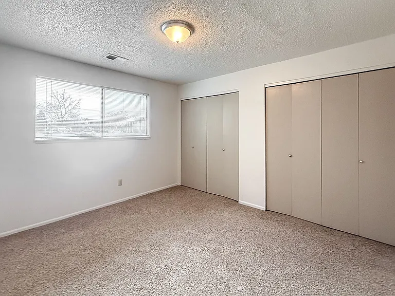 Avalon Court Apartments — Photo 27
