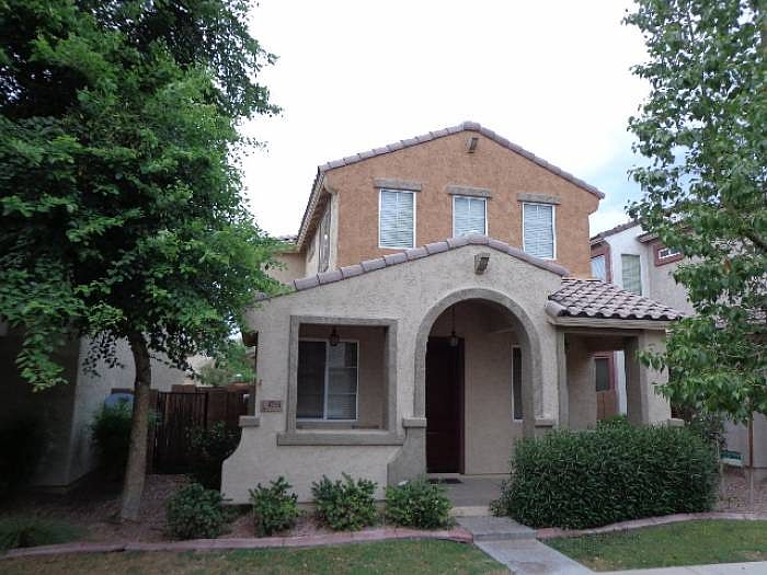 Front view of home