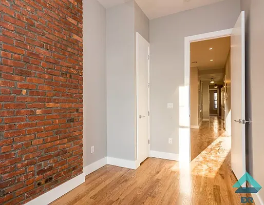 Rented by Greenrock Management | media 12