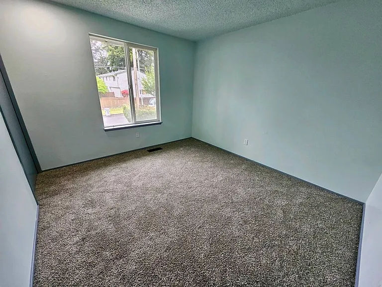 4323 SE 4th Pl — Photo 10