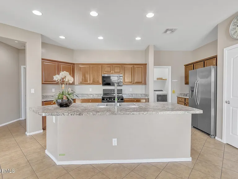 7580 W Darrel Rd — Photo 4