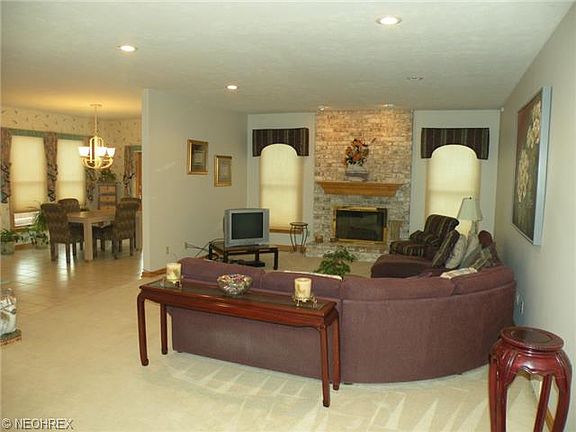 4th image of 7699 Winterberry Dr