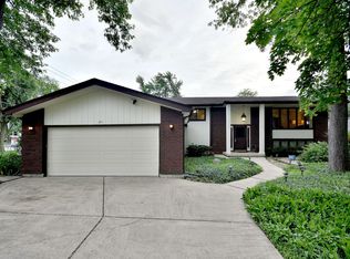 201 Shady Ln, Downers Grove, IL 60515