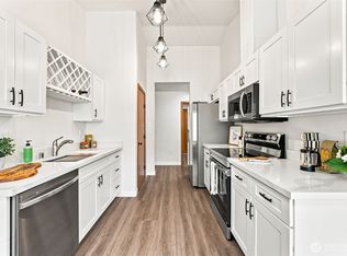 51 E North Bay Pl, Allyn, WA 98524