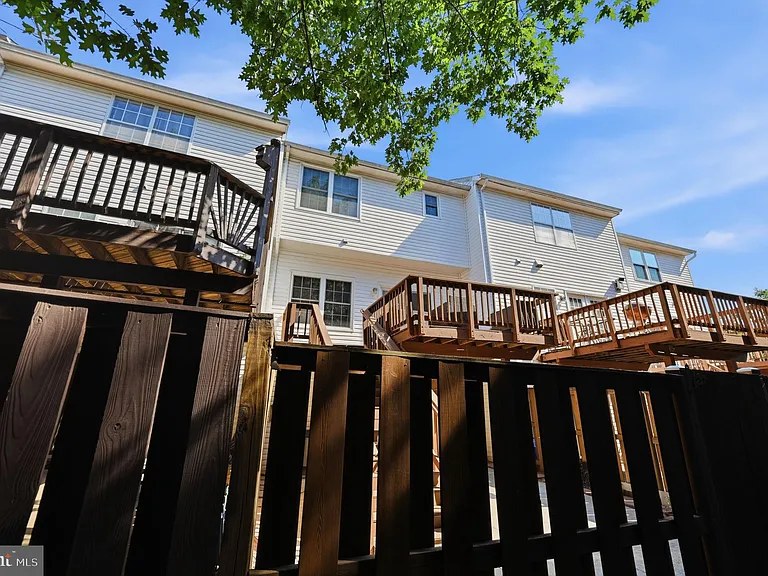7676 Helmsdale Pl — Photo 36
