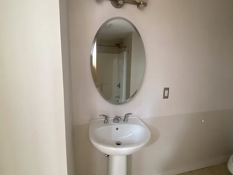 28 Bayley St #403 — Photo 12