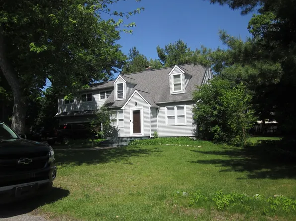 4141 Highland Ct, West Bloomfield, MI 48323
