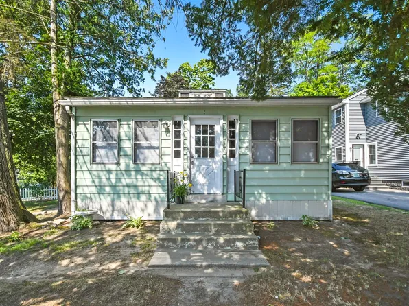 98 Derry Street, Hudson, NH 03051