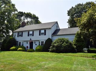401 Hilltop Dr, Stratford, CT 06614