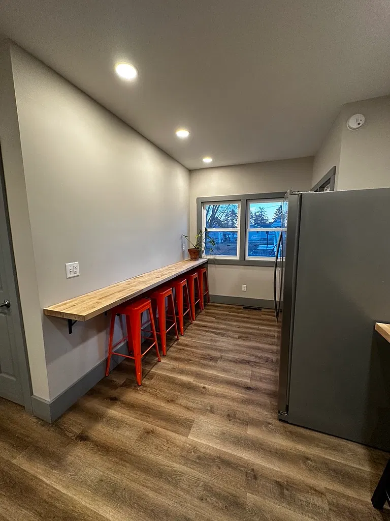 527 N Hudson St — Photo 2