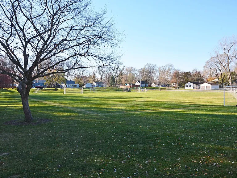 2105 Hillview Rd — Photo 10