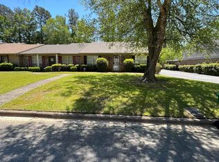 606 Greenbriar Dr, Pine Bluff, AR 71603