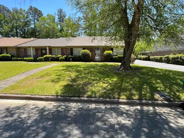 606 Greenbriar Dr, Pine Bluff, AR 71603