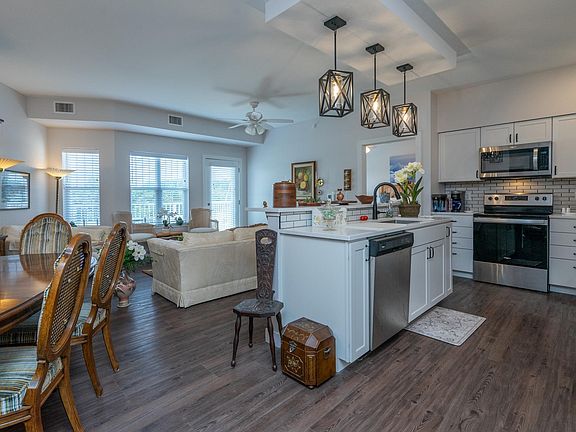 5th image of 7084 Glory Rd Unit 303