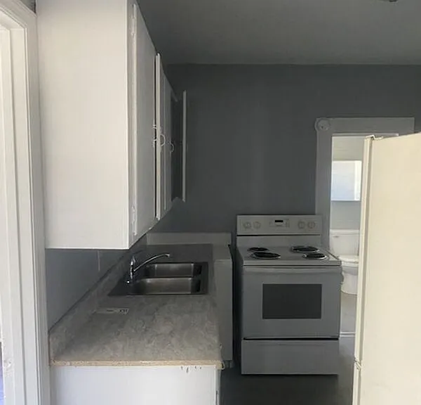 1357 Glover St — Photo 3