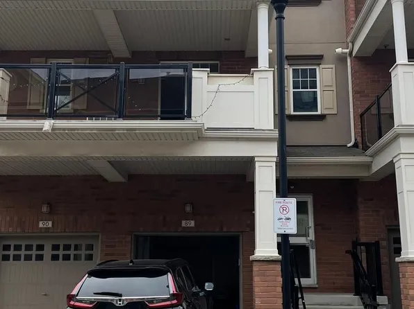 269 Georgian Dr #205, Oakville, ON L6H 0L1