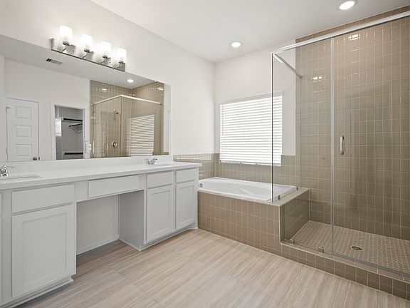 Primary bath with dual sinks