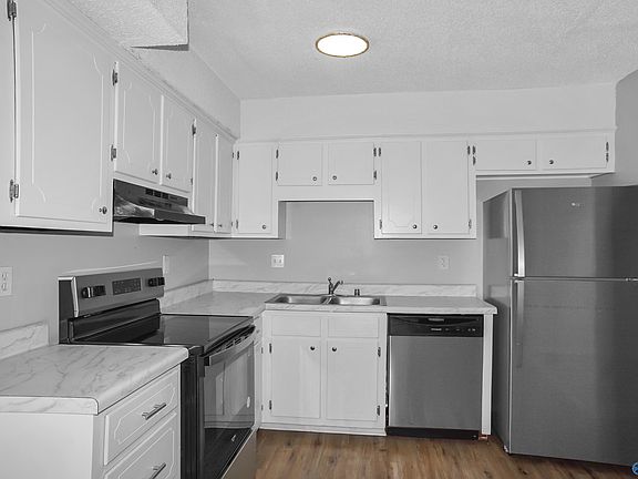 4th image of 2902 6th St SW
