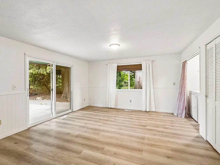 8615 236th St SW — Photo 17