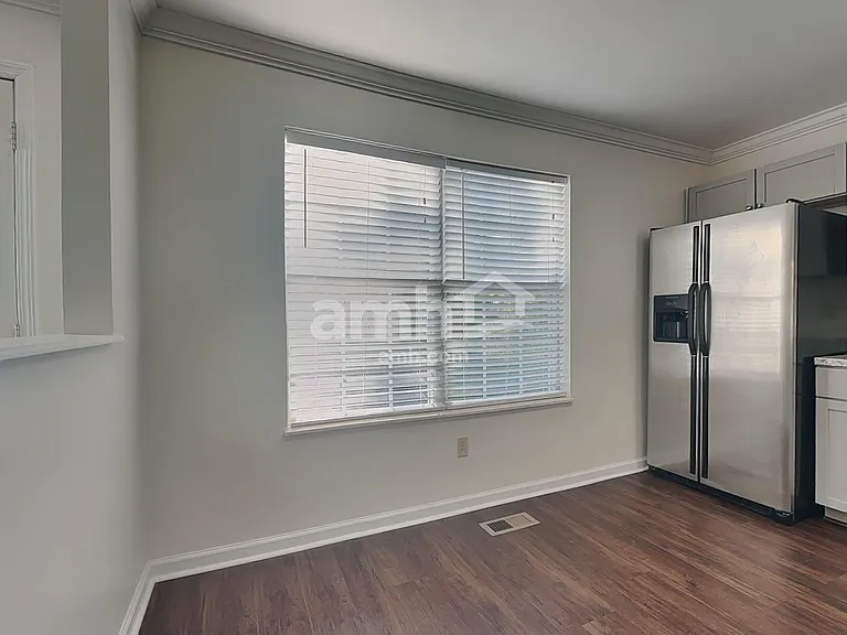 10225 Highgate Cir — Photo 4