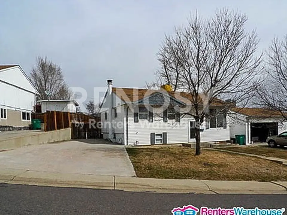 327 Leona Dr